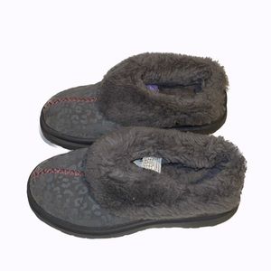 UGG I Heart Dream Gray Leapord sn 1006204 Kids Slippers. Size: 4.5